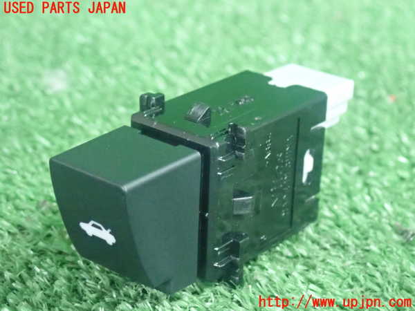 5UPJ-18786308]BRZ(86)(ZD8)スイッチ3 (トランク) 中古_m0001.jpg