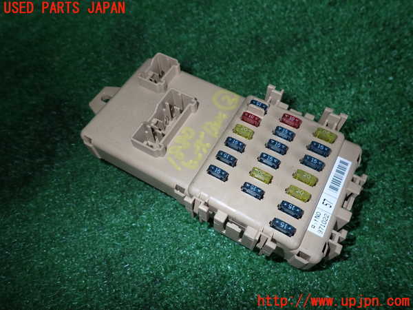 5UPJ-18806742]インプレッサ WRX-STi(GC8)ヒューズボックス2 中古_m0001.jpg