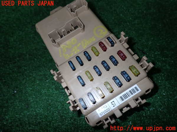 5UPJ-18806742]インプレッサ WRX-STi(GC8)ヒューズボックス2 中古_m0003.jpg