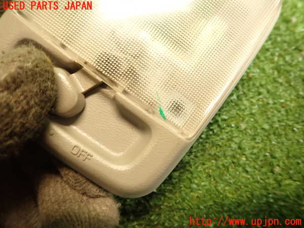 2UPJ-18826413]NV350 キャラバン バン(VW2E26)ルームランプ3 (3列目真中天井) 中古_m0003.jpg