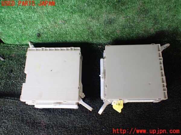 1UPJ-18836743]レクサス・LS600h(UVF45)ヒューズボックス3 中古_m0002.jpg