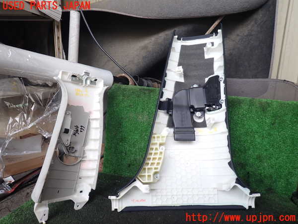 1UPJ-18837670]レクサス・LS600h(UVF45)左センターピラートリム 中古_m0004.jpg