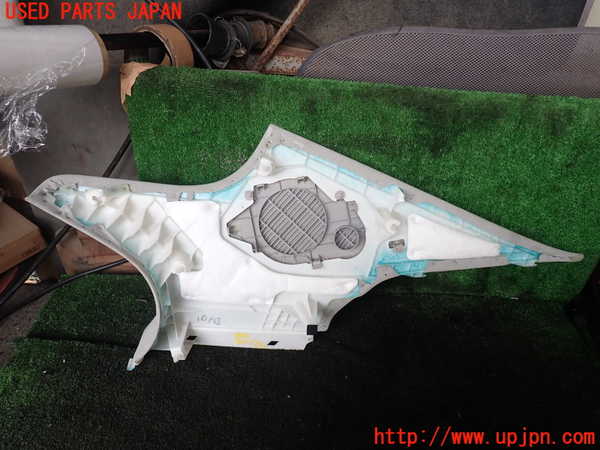 1UPJ-18837680]レクサス・LS600h(UVF45)左リアピラートリム 中古_m0002.jpg