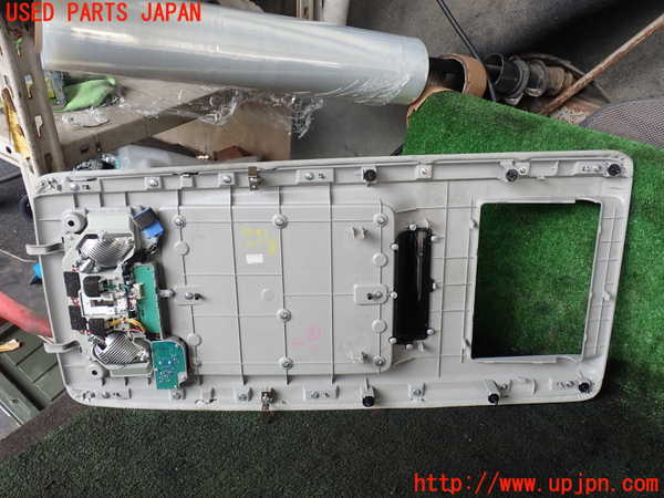 1UPJ-18836414]レクサス・LS600h(UVF45)ルームランプ4 (2列目真中) 中古_m0003.jpg