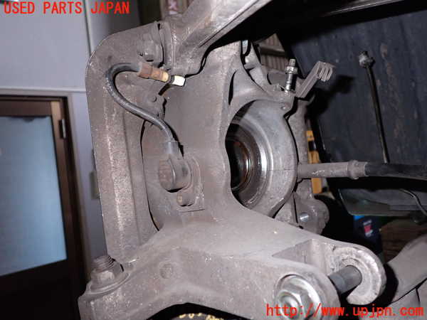 5UPJ-18854305]ポルシェ・911(99666K)左リアナックルハブ 中古_m0002.jpg
