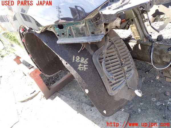 5UPJ-18861090]ポルシェ・カイエン S ハイブリッド(92ACGE)右前フェンダーライナー 中古_m0001.jpg