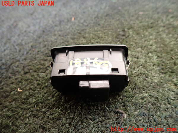 5UPJ-18866308]ポルシェ・カイエン S ハイブリッド(92ACGE)スイッチ3 (トランクオープナー＆ロック) 中古_m0002.jpg