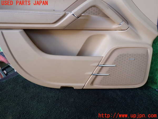 5UPJ-18861264]ポルシェ・カイエン S ハイブリッド(92ACGE)左前ドア内張り 中古_m0003.jpg