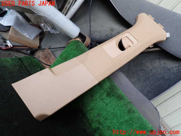 5UPJ-18867665]ポルシェ・カイエン S ハイブリッド(92ACGE)右センターピラートリム 中古_m0001.jpg