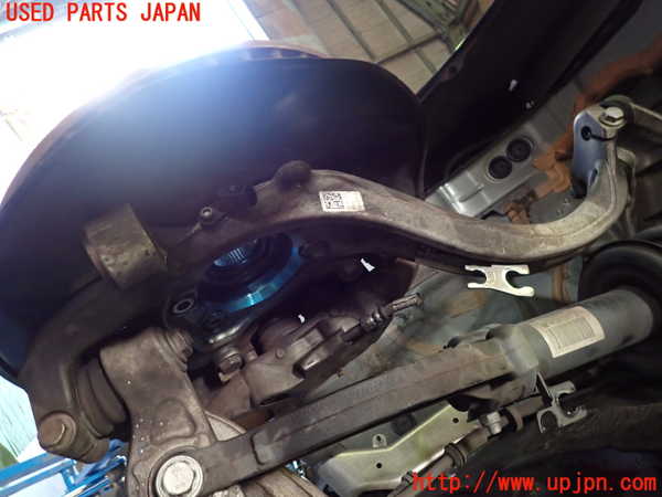 1UPJ-18874290]アウディ・A7 スポーツバック(4GCGWC)右フロントナックルハブ 中古_m0002.jpg