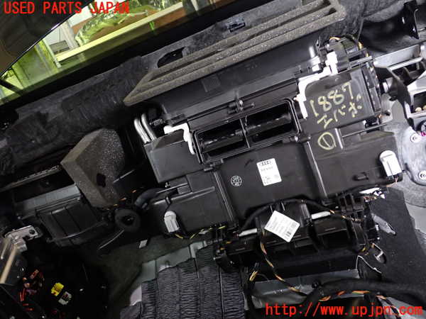 1UPJ-18876081]アウディ・A7 スポーツバック(4GCGWC)エバポレーター1 中古_m0001.jpg