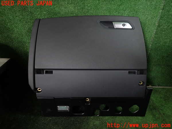 1UPJ-18877516]アウディ・A7 スポーツバック(4GCGWC)グローブボックス1 中古_m0001.jpg