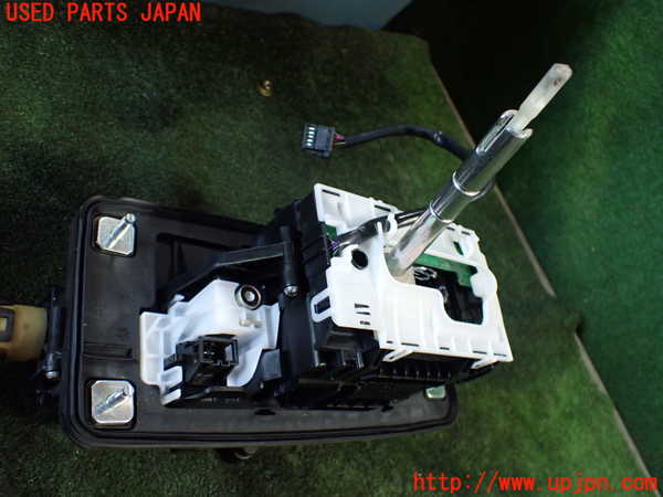 1UPJ-18877555]アウディ・A7 スポーツバック(4GCGWC)ATシフトレバー 中古_m0003.jpg