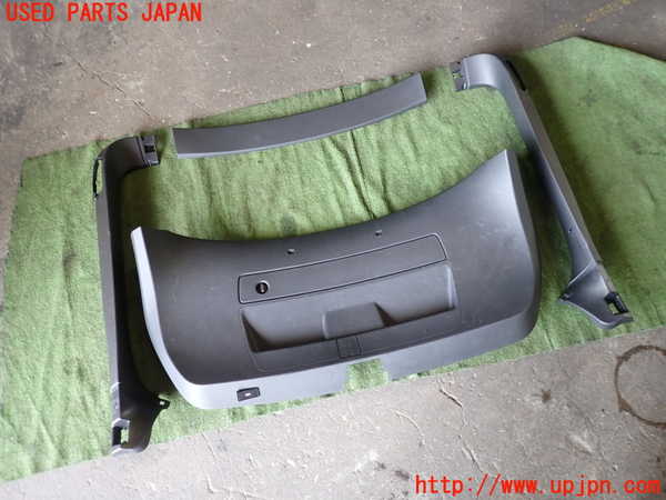 1UPJ-18871578]アウディ・A7 スポーツバック(4GCGWC)バックドア内張り 中古_m0001.jpg