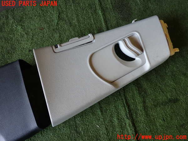 1UPJ-18877670]アウディ・A7 スポーツバック(4GCGWC)左センターピラートリム 中古_m0002.jpg