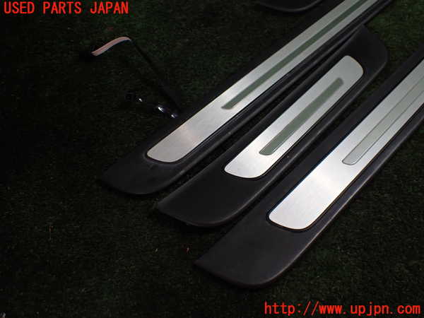 1UPJ-18877740]アウディ・A7 スポーツバック(4GCGWC)スカッフプレート 中古_m0003.jpg