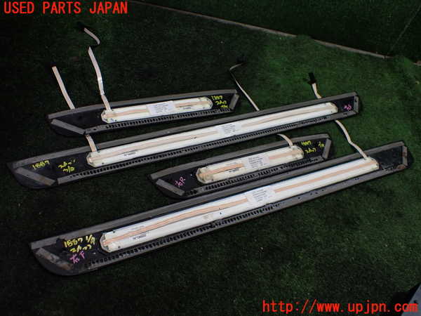 1UPJ-18877740]アウディ・A7 スポーツバック(4GCGWC)スカッフプレート 中古_m0004.jpg