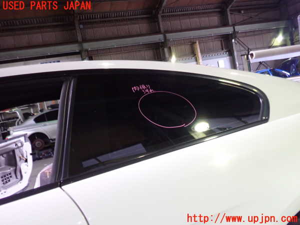 5UPJ-18881382]BMW M6 クーペ(E63)(EH50)左クォーターガラス 中古_m0001.jpg