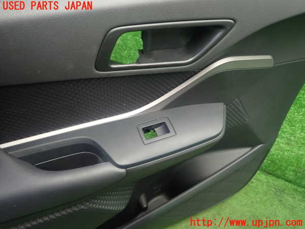 5UPJ-18891264]C-HRハイブリッド(ZYX11)左前ドア内張り 中古_m0002.jpg