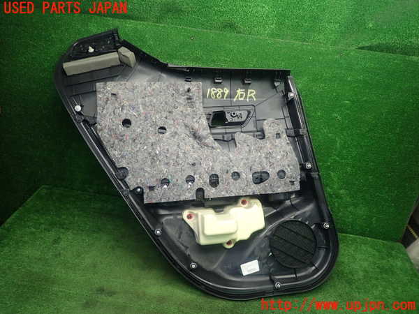 5UPJ-18891294]C-HRハイブリッド(ZYX11)右後ドア内張り 中古_m0005.jpg