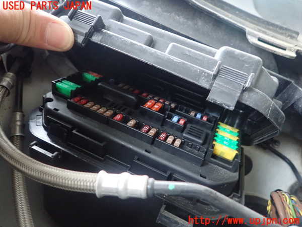 5UPJ-18906741]BMW 420i グランクーペ F36 (4A20)ヒューズボックス1 中古_m0002.jpg