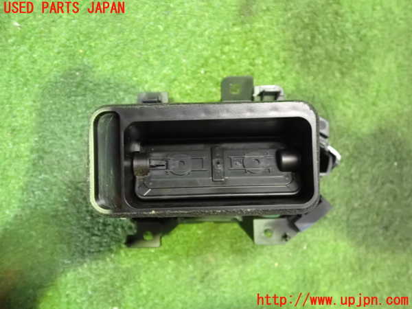 5UPJ-18917527]CX-8(KG2P)エアコン吹き出し口2 中古_m0002.jpg
