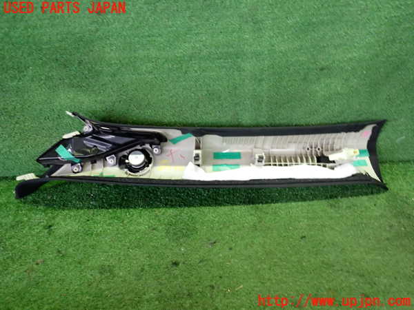 5UPJ-18917655]CX-8(KG2P)右フロントピラートリム 中古_m0002.jpg
