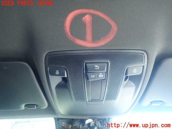 5UPJ-18926411]ベンツ A180 W176(176042)ルームランプ1 1列目 中古_m0001.jpg