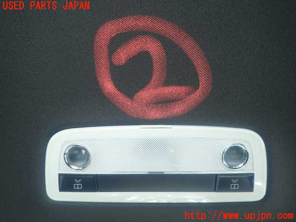 5UPJ-18926412]ベンツ A180 W176(176042)ルームランプ2 2列目 中古_m0001.jpg