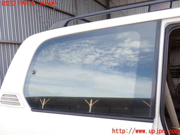 2UPJ-18931380]ランクル100系(UZJ100W)右クォーターガラス 中古(43R-00073 M2E45)_m0001.jpg