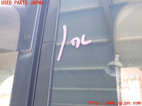 2UPJ-18931382]ランクル100系(UZJ100W)左クォーターガラス 中古(43R-00073 M2E45)_m0002.jpg
