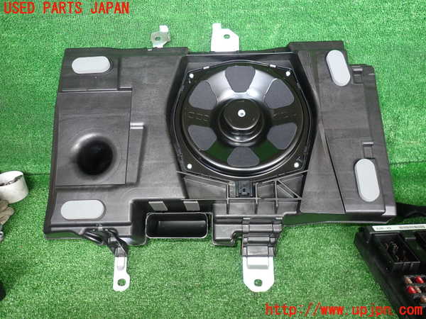 2UPJ-18946530]レンジローバー イヴォーク(LV2A)ウーハー 中古_m0002.jpg