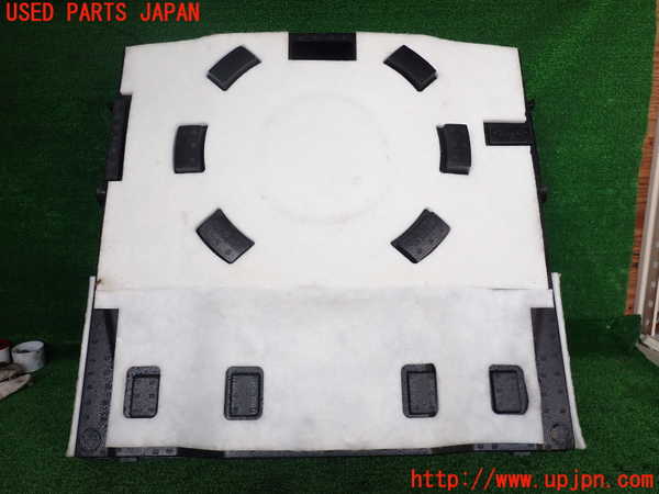5UPJ-18967772]ランエボワゴン(CT9W)ラゲッジトレイ2 中古_m0003.jpg
