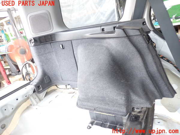 5UPJ-18967680]ランエボワゴン(CT9W)左リアピラートリム 中古_m0003.jpg