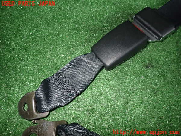 5UPJ-18967135]ランエボワゴン(CT9W)真中2列目シートベルト 中古_m0002.jpg