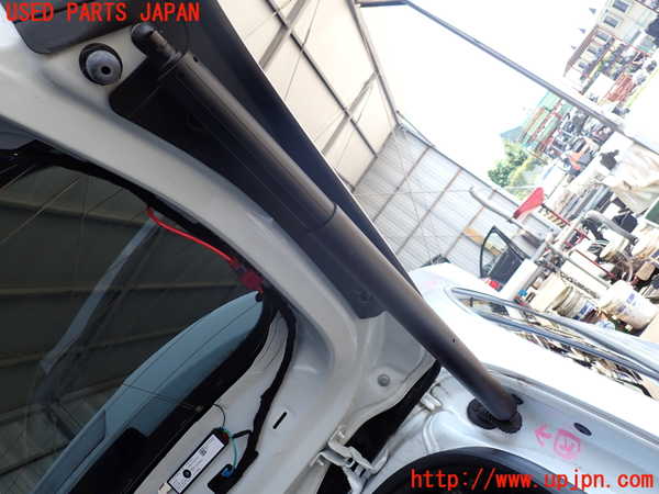 2UPJ-18971584]ベンツ B200 d(247012)(W247)リアゲートダンパー 中古_m0001.jpg