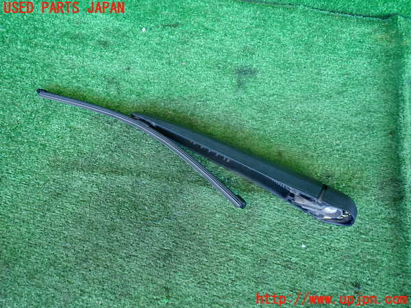 5UPJ-18971661]ベンツ B200 d(247012)(W247)リアワイパーアーム1 中古_m0002.jpg