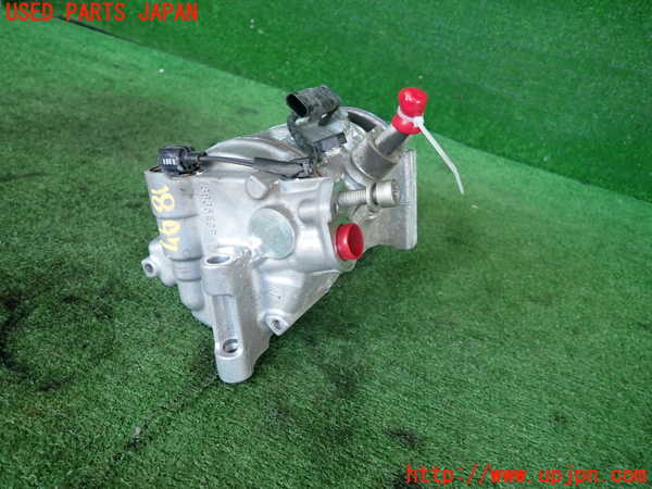 5UPJ-18976025]ベンツ B200 d(247012)(W247)エアコンコンプレッサー 中古_m0002.jpg