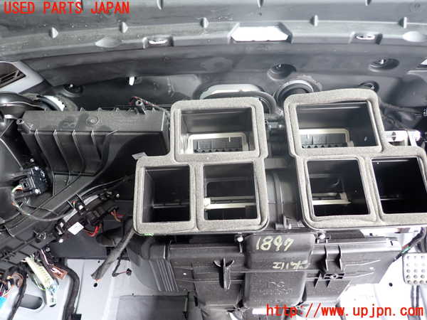 2UPJ-18976081]ベンツ B200 d(247012)(W247)エバポレーター1 中古_m0004.jpg