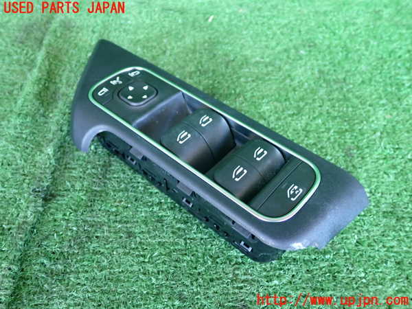 5UPJ-18976240]ベンツ B200 d(247012)(W247)右前パワーウィンドウスイッチ 中古_m0001.jpg