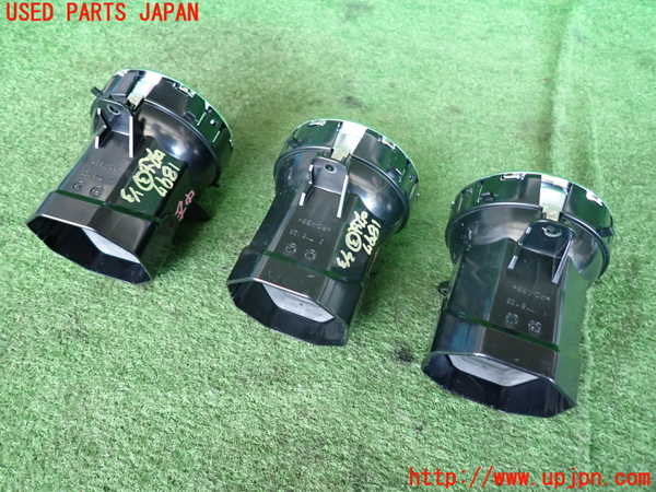5UPJ-18977528]ベンツ B200 d(247012)(W247)エアコン吹き出し口3 (真中) 中古_m0002.jpg