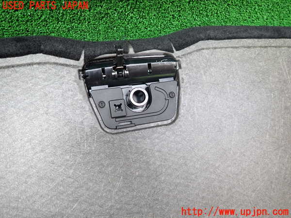 5UPJ-18977771]ベンツ B200 d(247012)(W247)ラゲッジトレイ1 中古_m0003.jpg