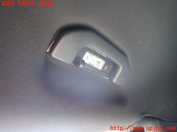 2UPJ-18976412]ベンツ B200 d(247012)(W247)ルームランプ2 (2列目右天井) 中古_m0001.jpg