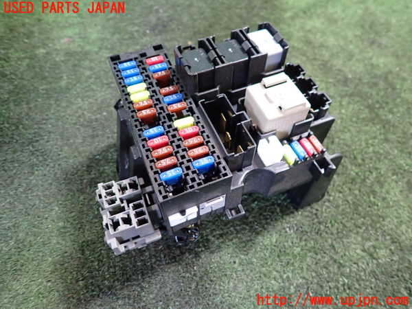 5UPJ-19006741]S2000(AP2)ヒューズボックス1 中古_m0001.jpg