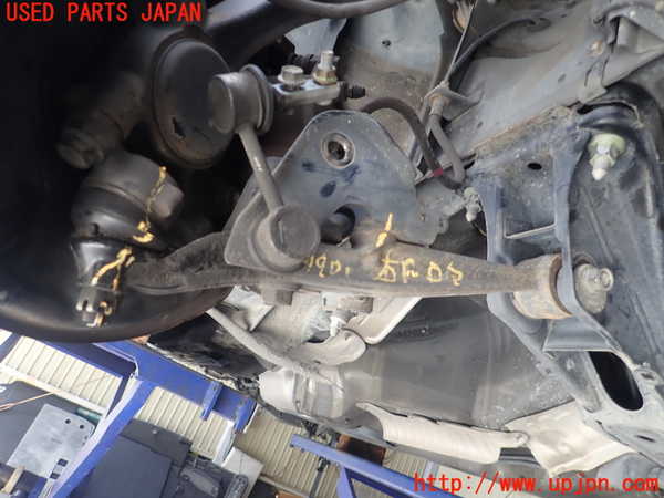 5UPJ-19015176]レクサス・SC430(UZZ40)右フロントロアアーム1 中古 ソアラ_m0001.jpg