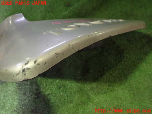 5UPJ-19021456]ハイエースワゴン100系(KZH100G)左リアマッドガード(泥除け) 中古_m0002.jpg