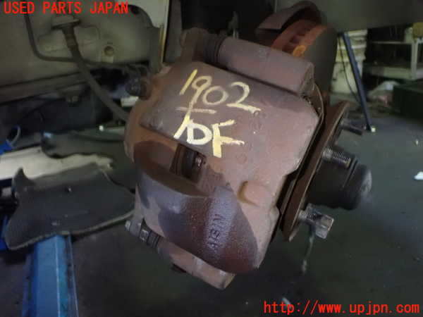 5UPJ-19024080]ハイエースワゴン100系(KZH100G)右フロントキャリパー 中古_m0001.jpg