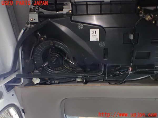 5UPJ-19026082]ハイエースワゴン100系(KZH100G)エバポレーター2 中古_m0003.jpg
