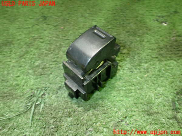 5UPJ-19026245]ハイエースワゴン100系(KZH100G)左前パワーウィンドウスイッチ 中古_m0001.jpg