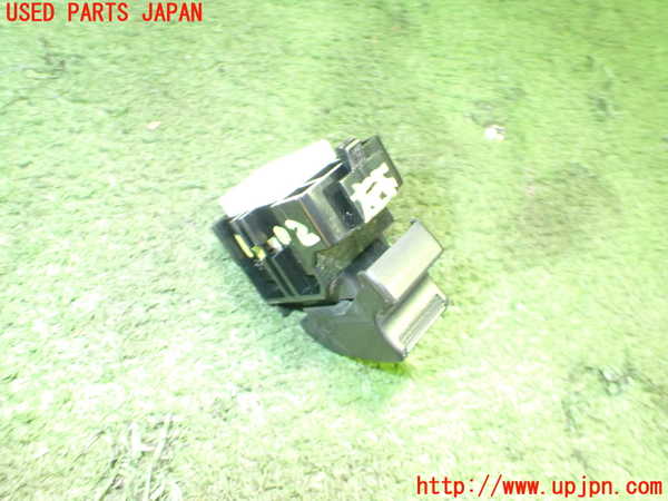 5UPJ-19026245]ハイエースワゴン100系(KZH100G)左前パワーウィンドウスイッチ 中古_m0002.jpg
